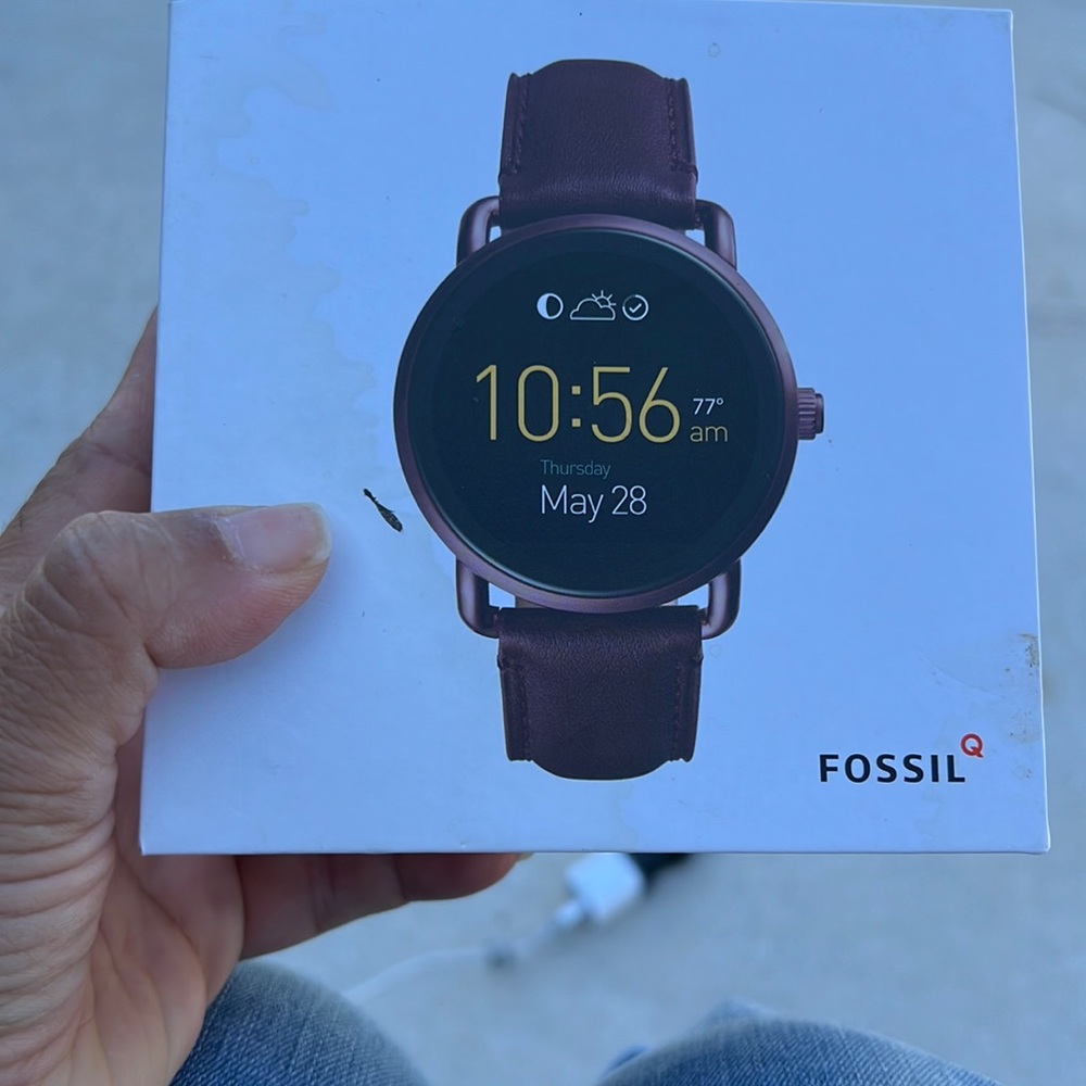 Fossil Q